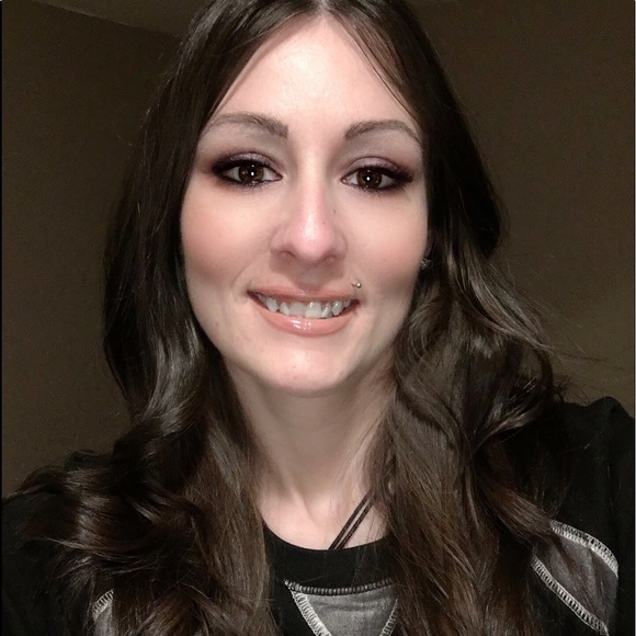 Meet your Posher, Jessi - Picture 1 of 3